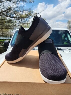 Kuru The Ellie Gray And Black Slip-On Sneakers! Discontinued! Support!